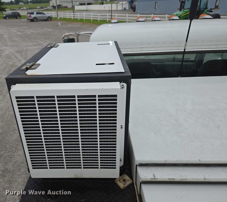 image for item ED1993 2015 Peterbilt PB337 utility / service truck