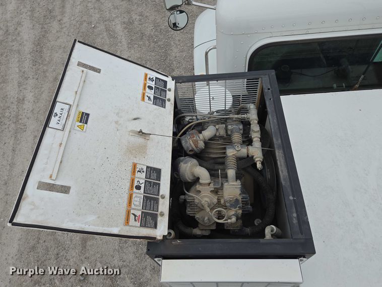 image for item ED1993 2015 Peterbilt PB337 utility / service truck