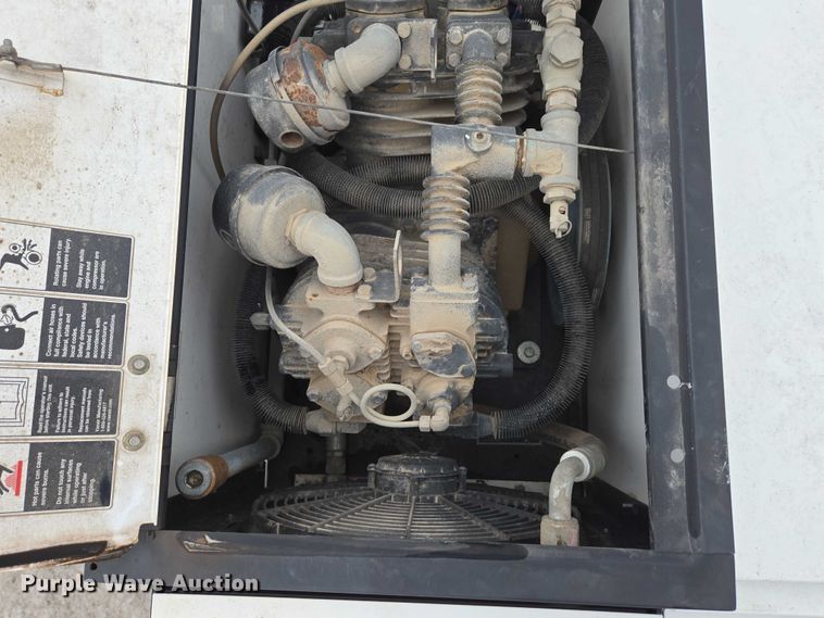 image for item ED1993 2015 Peterbilt PB337 utility / service truck