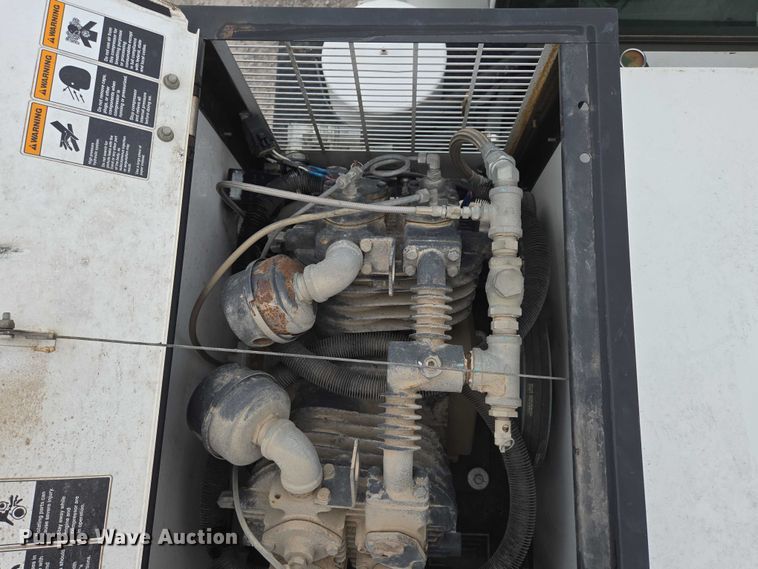 image for item ED1993 2015 Peterbilt PB337 utility / service truck