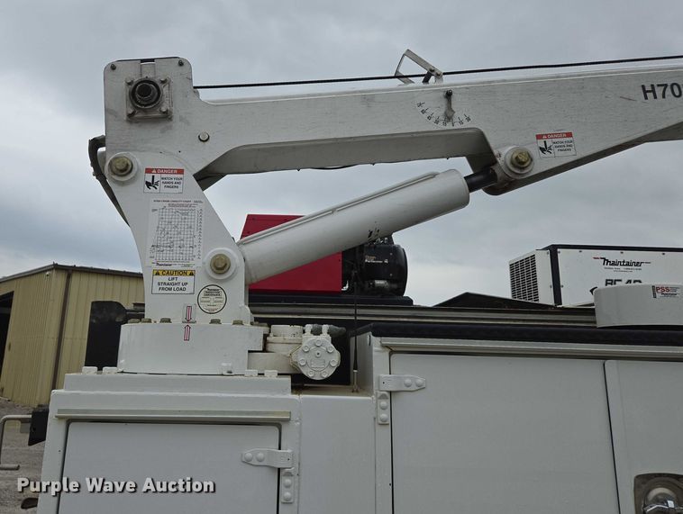 image for item ED1993 2015 Peterbilt PB337 utility / service truck