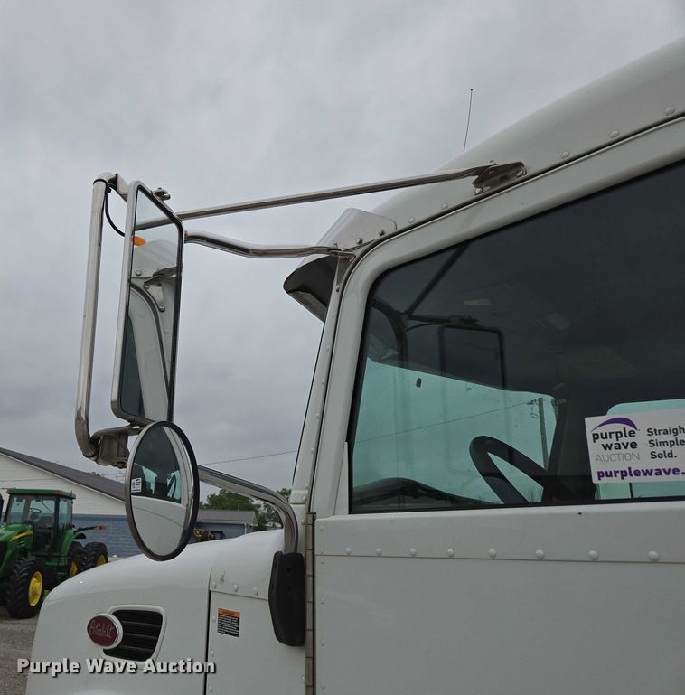 image for item ED1993 2015 Peterbilt PB337 utility / service truck