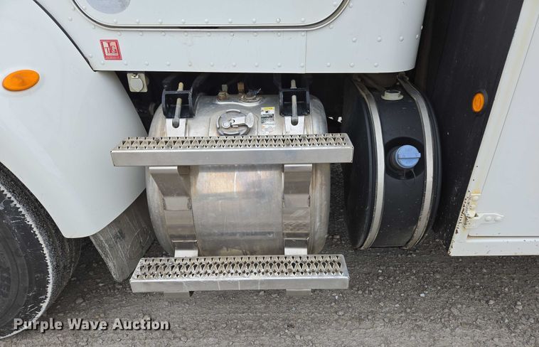 image for item ED1993 2015 Peterbilt PB337 utility / service truck