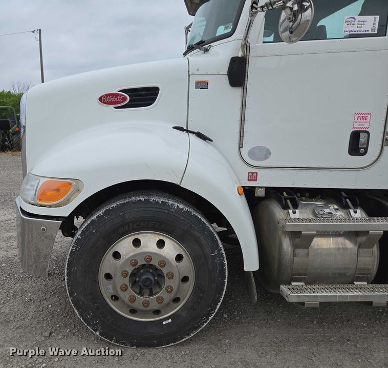 image for item ED1993 2015 Peterbilt PB337 utility / service truck