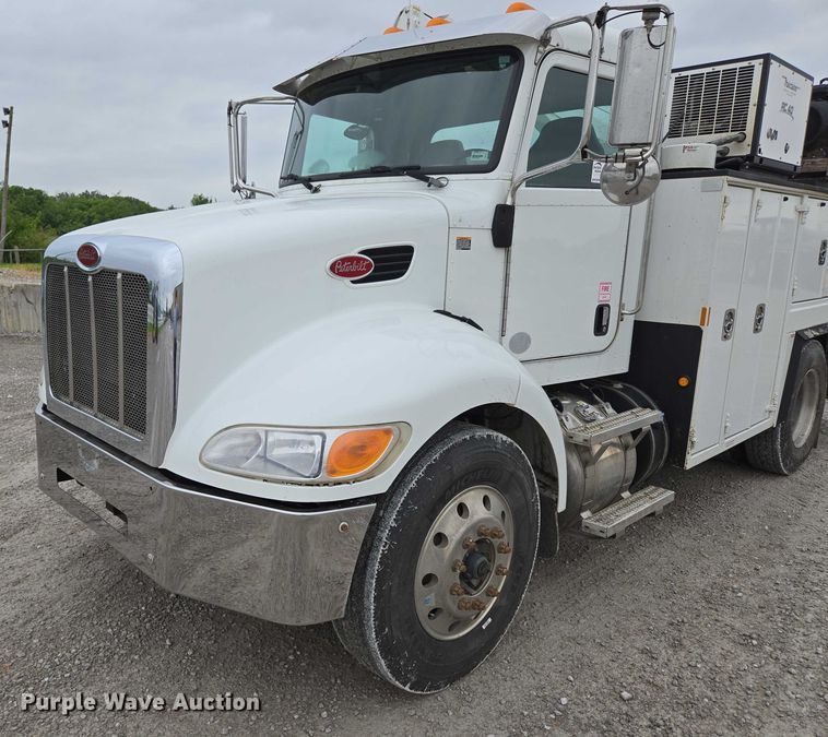 image for item ED1993 2015 Peterbilt PB337 utility / service truck