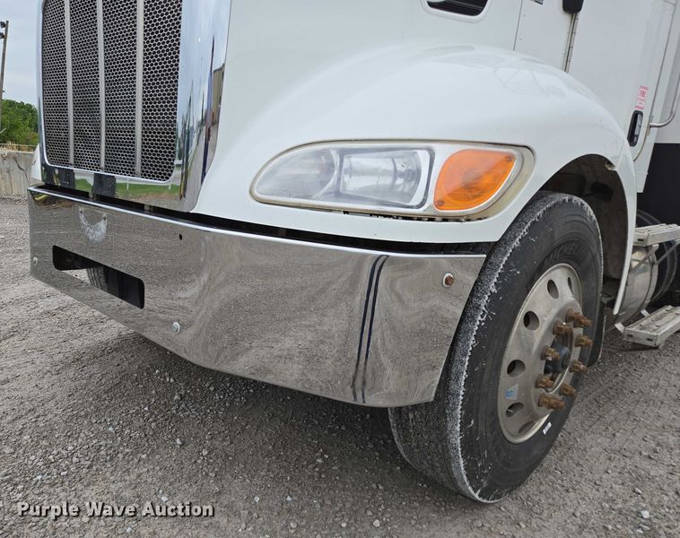 image for item ED1993 2015 Peterbilt PB337 utility / service truck