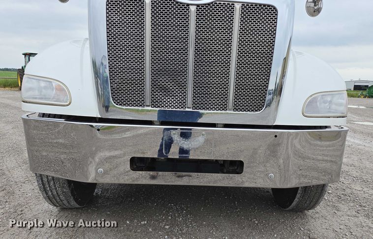 image for item ED1993 2015 Peterbilt PB337 utility / service truck