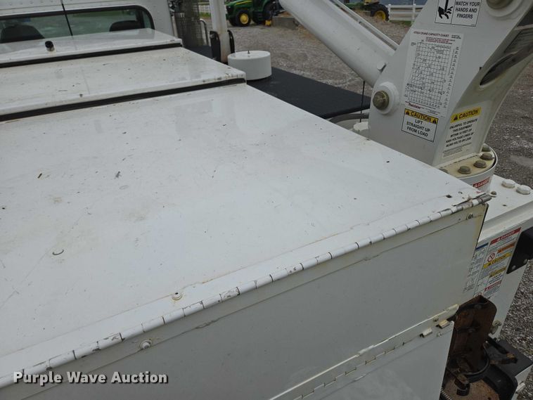 image for item ED1993 2015 Peterbilt PB337 utility / service truck