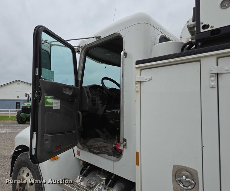 image for item ED1993 2015 Peterbilt PB337 utility / service truck