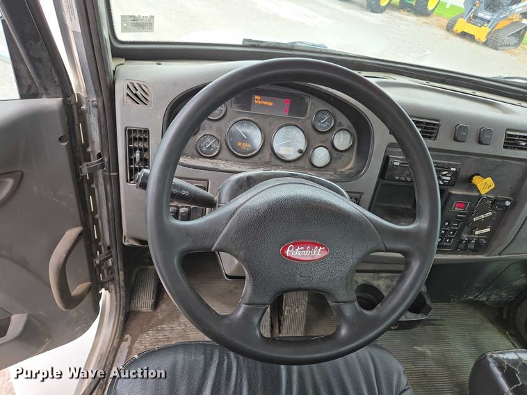 image for item ED1993 2015 Peterbilt PB337 utility / service truck