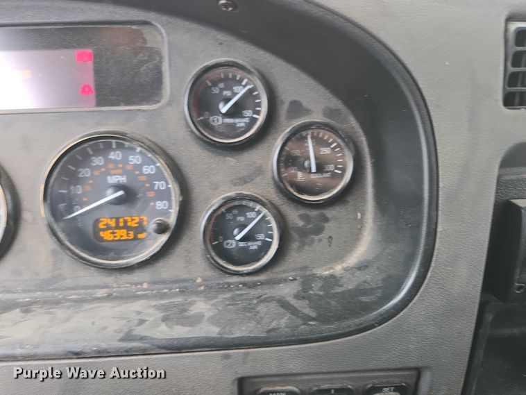 image for item ED1993 2015 Peterbilt PB337 utility / service truck