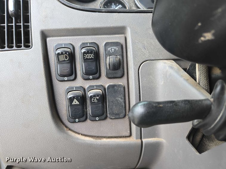 image for item ED1993 2015 Peterbilt PB337 utility / service truck