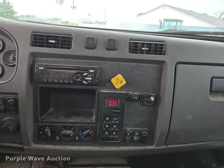 image for item ED1993 2015 Peterbilt PB337 utility / service truck