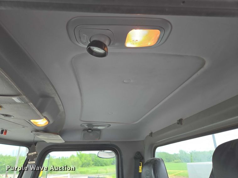 image for item ED1993 2015 Peterbilt PB337 utility / service truck