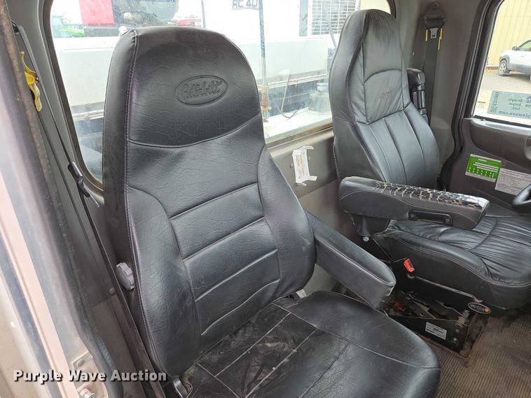 image for item ED1993 2015 Peterbilt PB337 utility / service truck