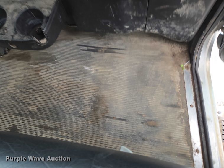 image for item ED1993 2015 Peterbilt PB337 utility / service truck