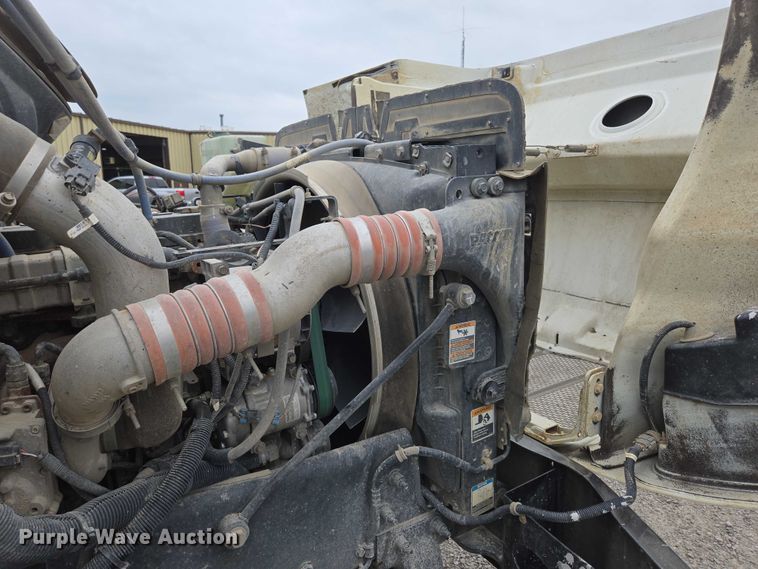 image for item ED1993 2015 Peterbilt PB337 utility / service truck