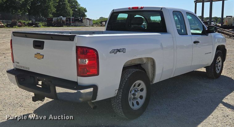 image for item ED2001 2010 Chevrolet Silverado 1500 Ext. Cab pickup truck