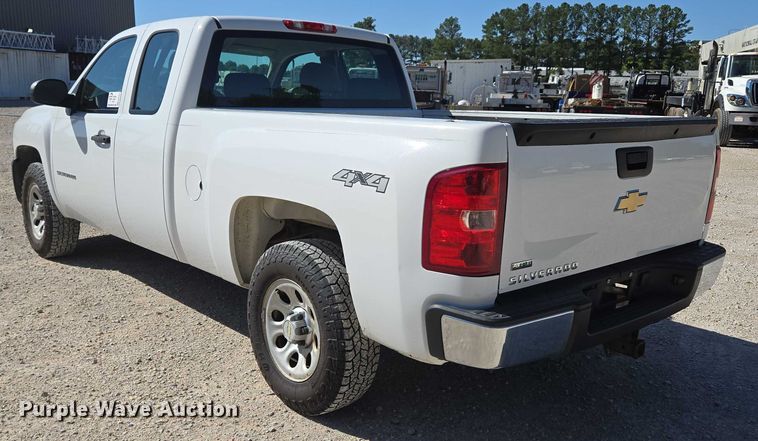 image for item ED2001 2010 Chevrolet Silverado 1500 Ext. Cab pickup truck