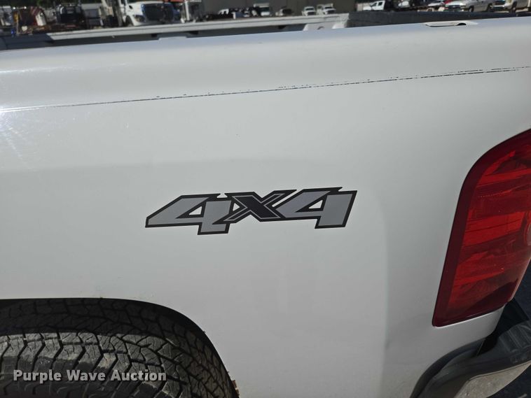 image for item ED2001 2010 Chevrolet Silverado 1500 Ext. Cab pickup truck