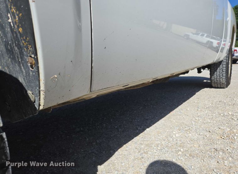 image for item ED2001 2010 Chevrolet Silverado 1500 Ext. Cab pickup truck