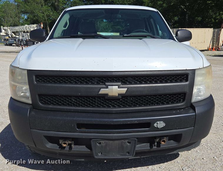 image for item ED2001 2010 Chevrolet Silverado 1500 Ext. Cab pickup truck