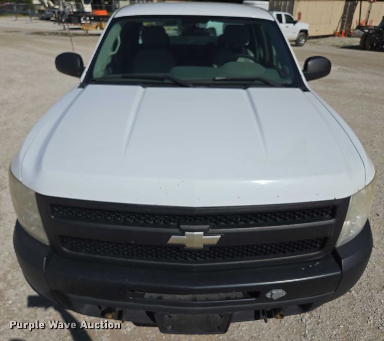 image for item ED2001 2010 Chevrolet Silverado 1500 Ext. Cab pickup truck