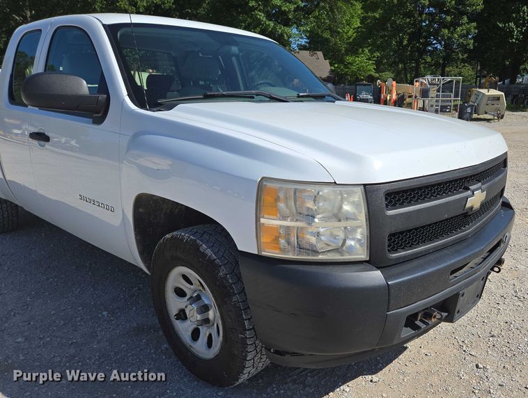 image for item ED2001 2010 Chevrolet Silverado 1500 Ext. Cab pickup truck