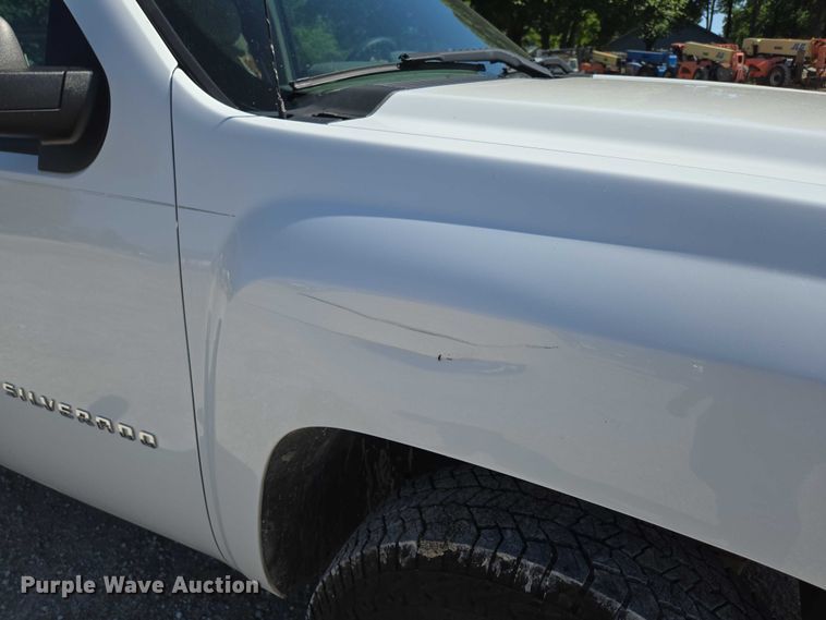image for item ED2001 2010 Chevrolet Silverado 1500 Ext. Cab pickup truck