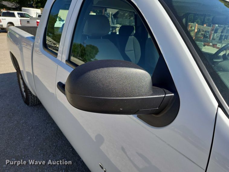 image for item ED2001 2010 Chevrolet Silverado 1500 Ext. Cab pickup truck