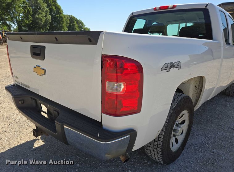 image for item ED2001 2010 Chevrolet Silverado 1500 Ext. Cab pickup truck