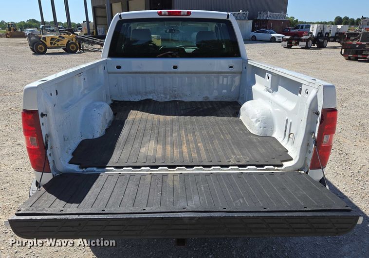 image for item ED2001 2010 Chevrolet Silverado 1500 Ext. Cab pickup truck