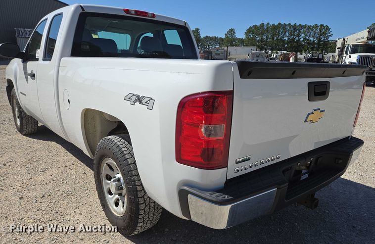 image for item ED2001 2010 Chevrolet Silverado 1500 Ext. Cab pickup truck
