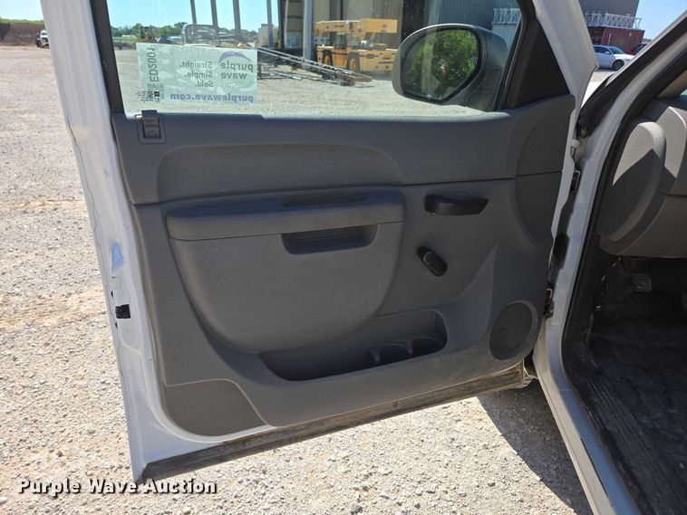 image for item ED2001 2010 Chevrolet Silverado 1500 Ext. Cab pickup truck