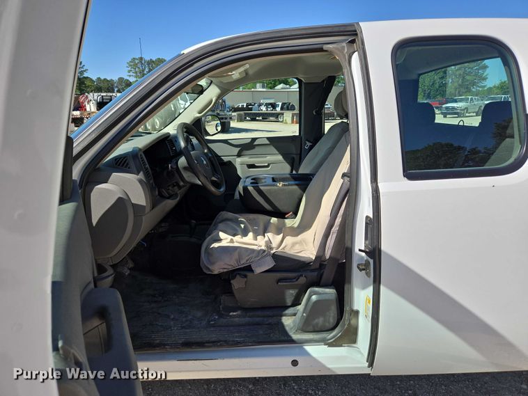 image for item ED2001 2010 Chevrolet Silverado 1500 Ext. Cab pickup truck