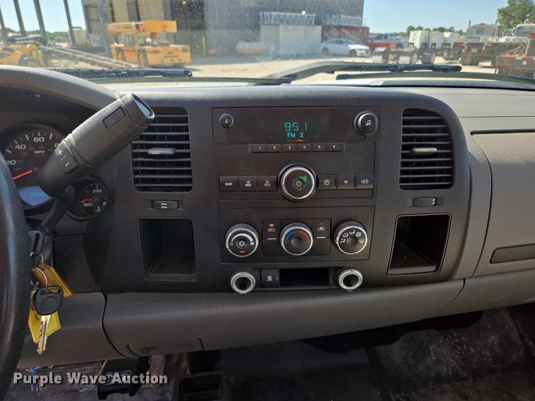 image for item ED2001 2010 Chevrolet Silverado 1500 Ext. Cab pickup truck