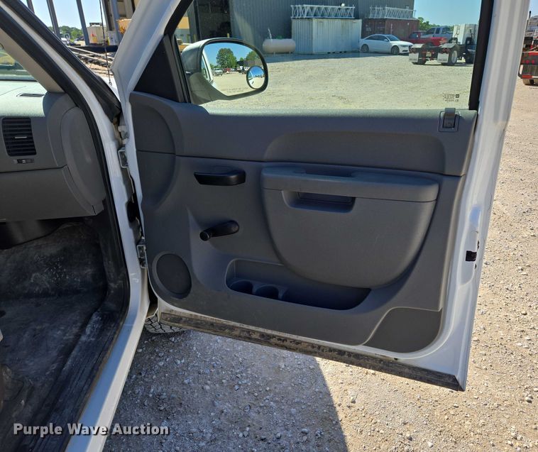 image for item ED2001 2010 Chevrolet Silverado 1500 Ext. Cab pickup truck