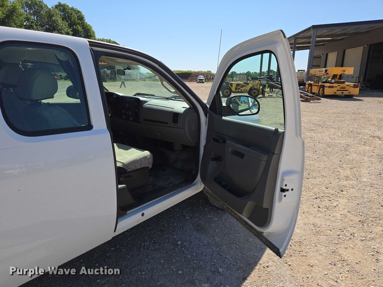 image for item ED2001 2010 Chevrolet Silverado 1500 Ext. Cab pickup truck