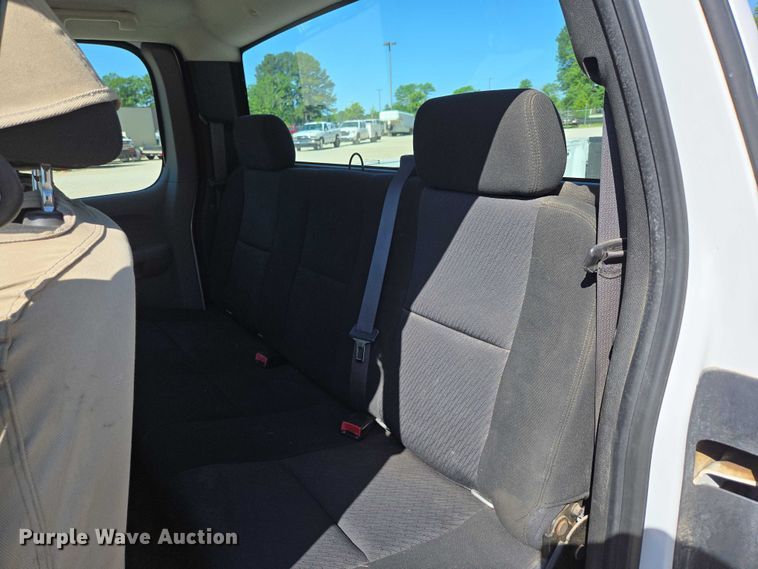 image for item ED2001 2010 Chevrolet Silverado 1500 Ext. Cab pickup truck