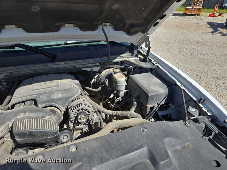 image for item ED2001 2010 Chevrolet Silverado 1500 Ext. Cab pickup truck