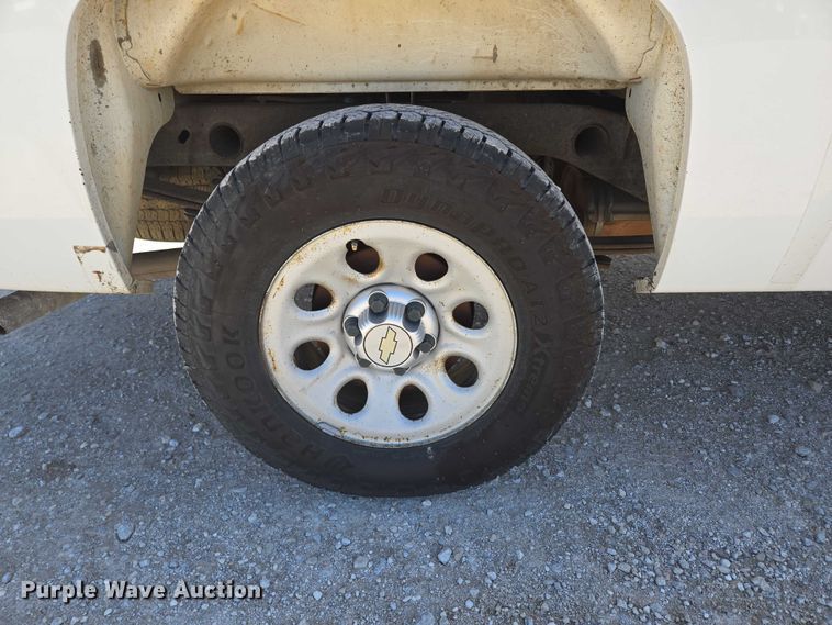 image for item ED2001 2010 Chevrolet Silverado 1500 Ext. Cab pickup truck