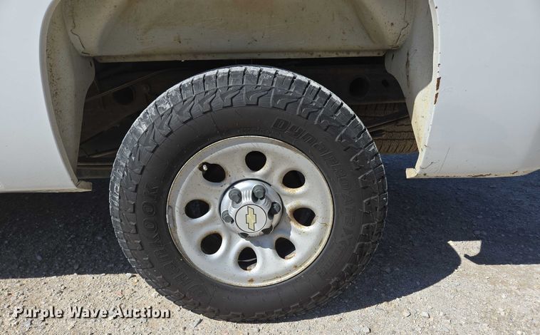 image for item ED2001 2010 Chevrolet Silverado 1500 Ext. Cab pickup truck