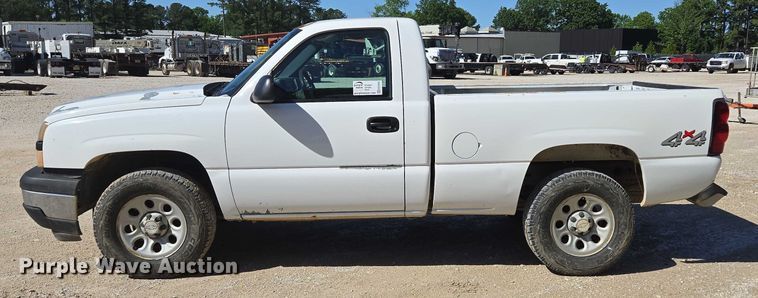 image for item ED2002 2006 Chevrolet Silverado 1500 pickup truck
