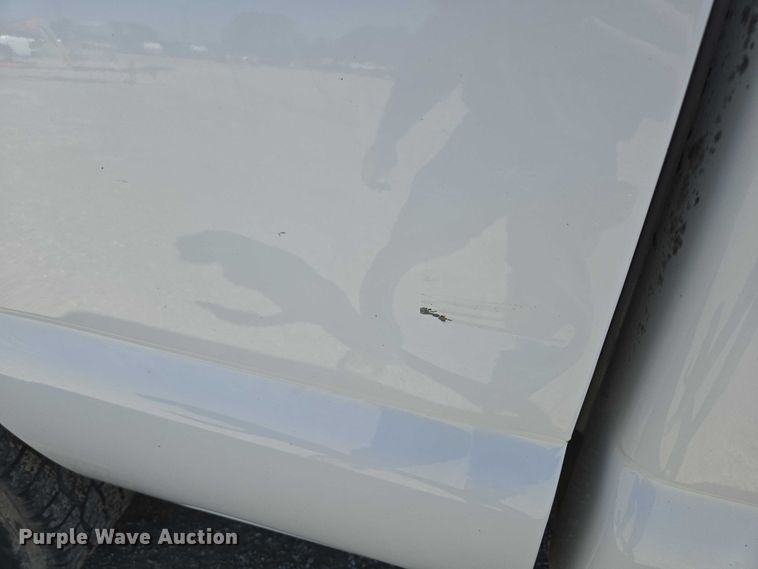 image for item ED2002 2006 Chevrolet Silverado 1500 pickup truck