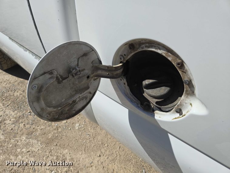 image for item ED2002 2006 Chevrolet Silverado 1500 pickup truck