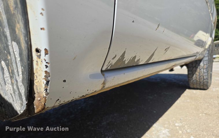 image for item ED2002 2006 Chevrolet Silverado 1500 pickup truck