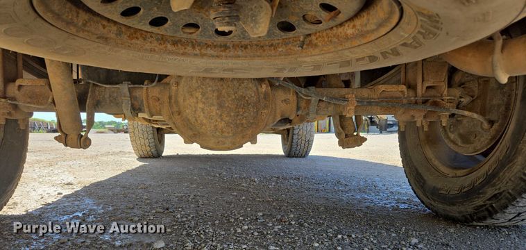 image for item ED2002 2006 Chevrolet Silverado 1500 pickup truck