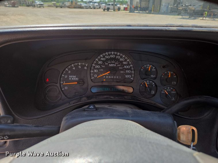 image for item ED2002 2006 Chevrolet Silverado 1500 pickup truck