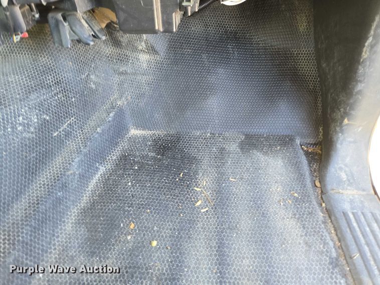 image for item ED2002 2006 Chevrolet Silverado 1500 pickup truck