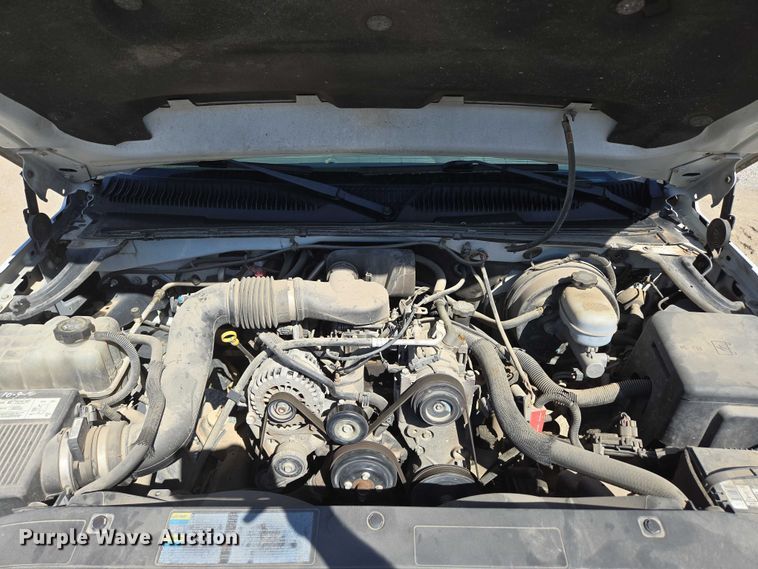 image for item ED2002 2006 Chevrolet Silverado 1500 pickup truck